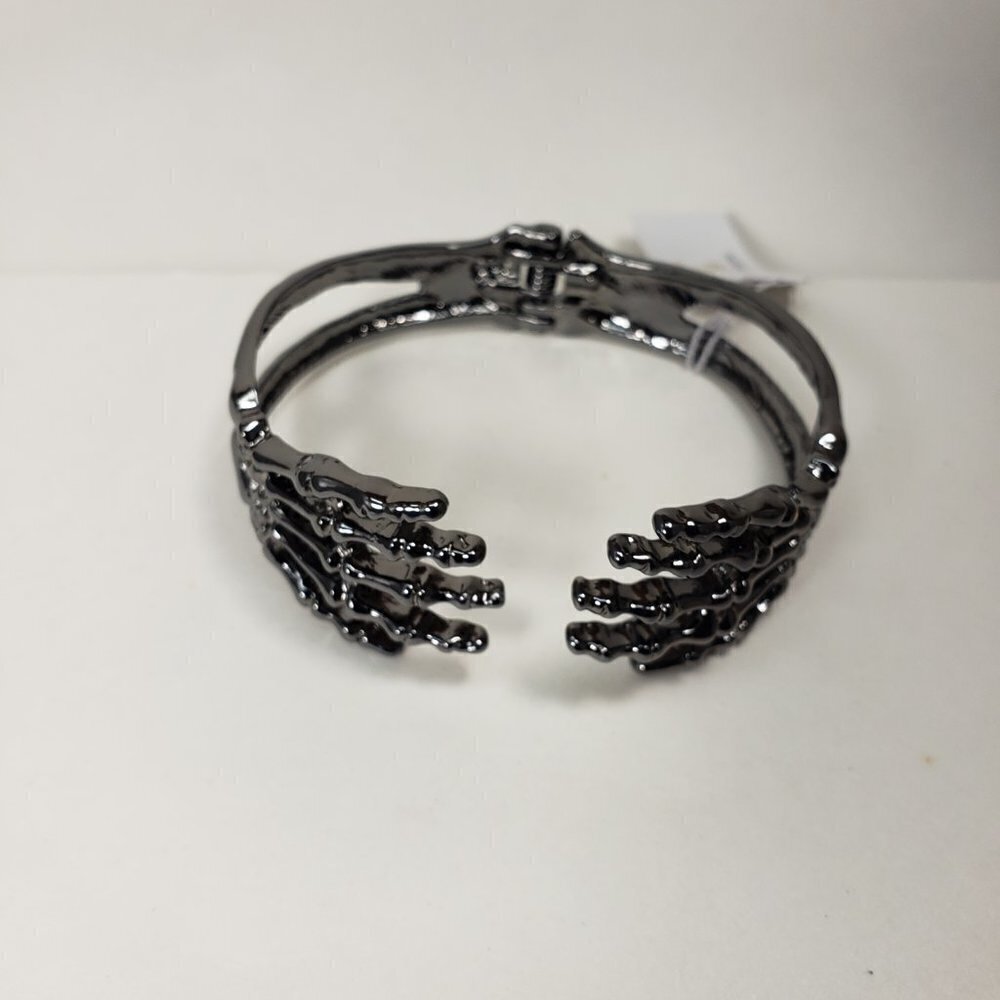 Women's Well Detailed Halloween Gun metal Skeleton Hand cuff Bracelet - Picture 3 of 5